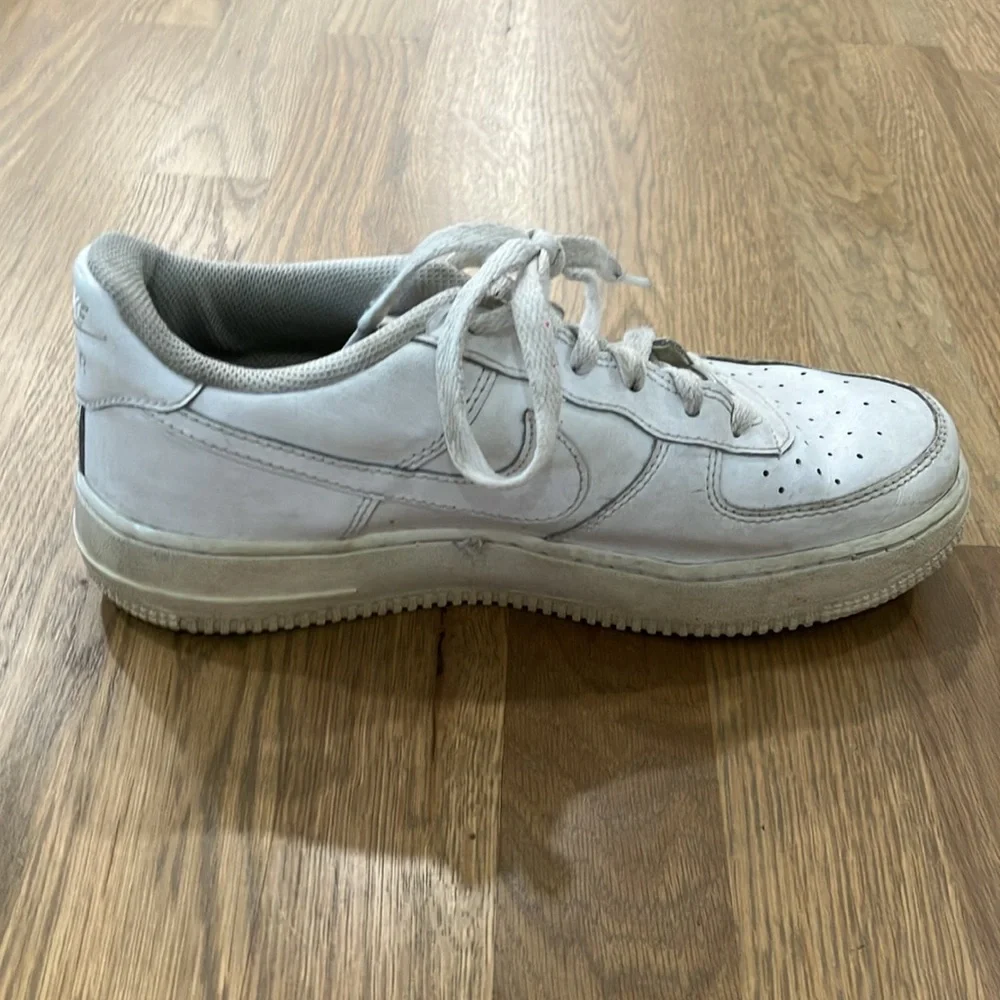 Nike Unisex Triple White Air Force 1 Low LE AF1 Platform Lace Up Sneakers